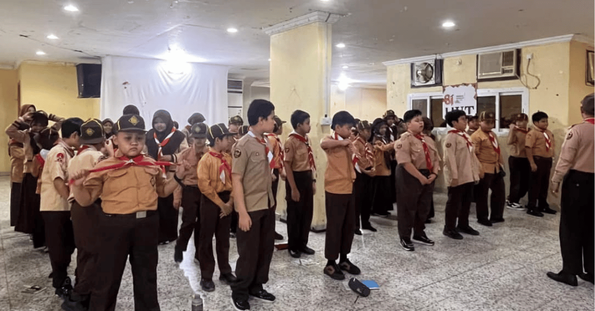 Bantu Maksimalkan Potensi Siswa, KKN Internasional UIN Jakarta Dampingi Guru Kelola Kelas Pramuka di Sekolah Indonesia Makkah