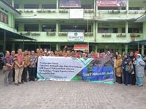 Foto bersama jajaran dosen prodi KPI UIN Jakarta dan prodi KPI STAI Denpasar Bali