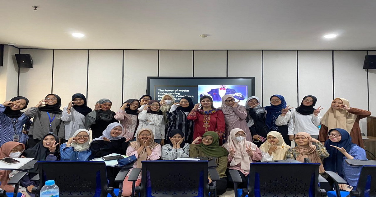 Visiting Lecture Present by Dr. Menhaz Gul, Islamic Guidance and Extension Student Gets Cross-Cultural Social Psychology Insight