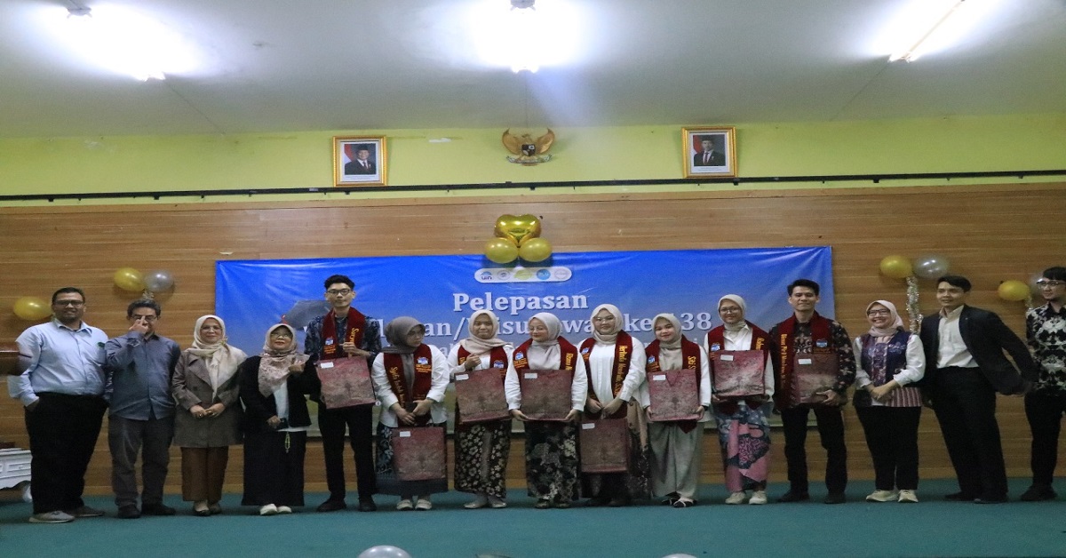wisuda 1381