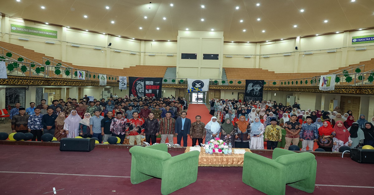 Hadirkan Prof. Gun Gun Heryanto, Kuliah Umum FDK UIN Suska Riau Kupas Tuntas Peran Gen Z di Era Cyberdemocracy