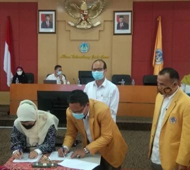 Penandatanganan Kesepahaman FST UIN Jakarta dan FMIPA UNP (14/12/2020)
