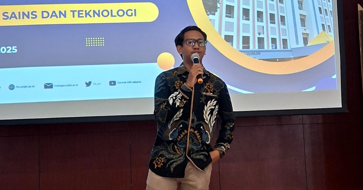 Physics Alumnus Inspires Graduates at the 137th FST UIN Jakarta Commencement