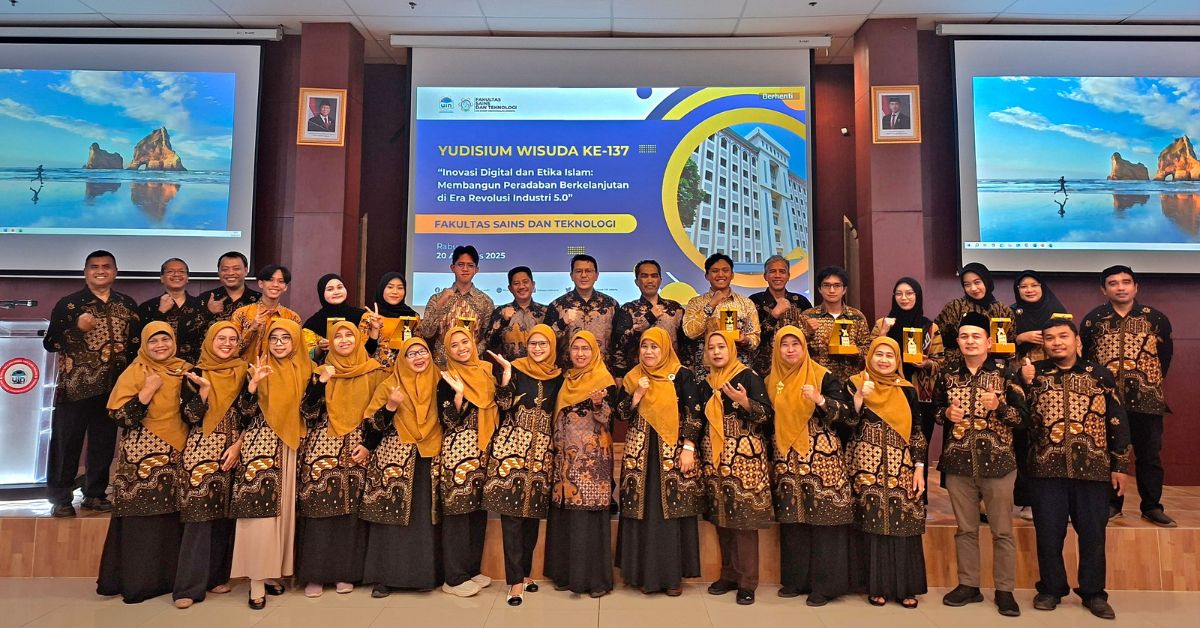FST UIN Jakarta’s 137th Graduation Ceremony Highlights Digital Innovation and Islamic Ethics