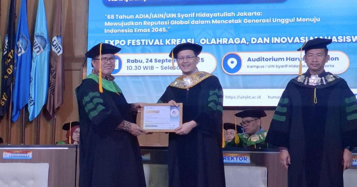 FST UIN Jakarta Raih Penghargaan Unit Paling Inovatif pada Dies Natalis ke-68 UIN Syarif Hidayatullah Jakarta