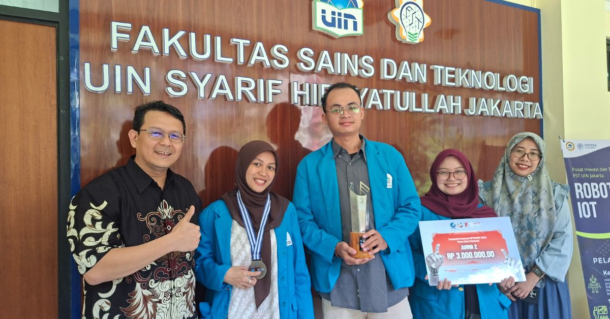 Mathematics Students from the Faculty of Science and Technology, UIN Jakarta, Win Second Place in the National Data Festival at the 2025 APTIKOM National Competition