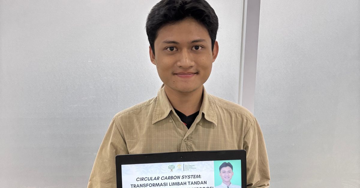Muhammad Fayaadh Rifki dari Prodi Kimia Raih Best Presentation pada Kompetisi Esai Sains Nasional UISO 2025