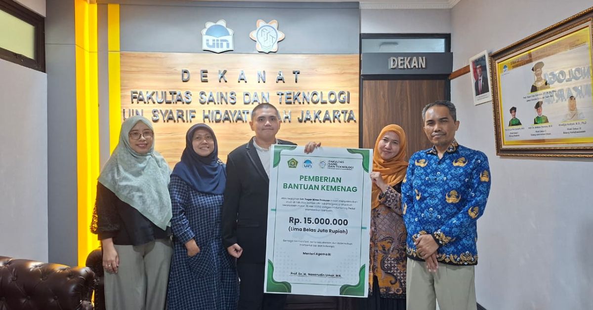 Wujud Kepedulian Nyata, Menteri Agama Prof. Nasaruddin Salurkan Bantuan Kemenag Peduli untuk Mahasiswa FST UIN Jakarta