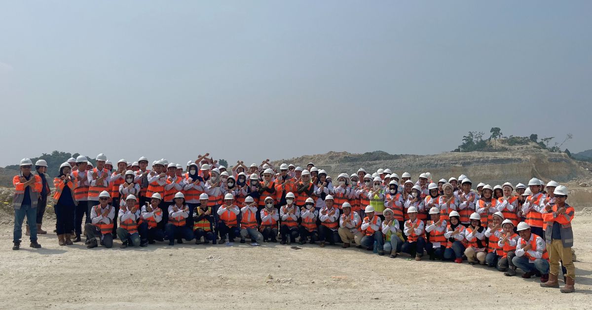 Bridging Theory and Practical Experience: Mining Engineering Students of FST UIN Jakarta Conduct Industrial Visit to PT Solusi Bangun Indonesia Tbk