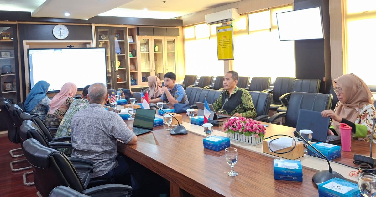 To Foster Excellence in Academic Leadership, FST UIN Jakarta Holds an Information Session on Promotions to Senior Lecturer and Full Professor