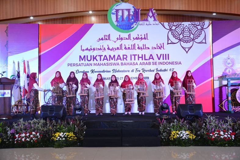 Sanggar Angklung FDI Tampil pada Muktamar ITHLA Ke-8