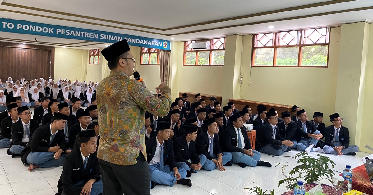 FDI Goes to Yogyakarta, Buka Peluang Beasiswa untuk Santri Unggul