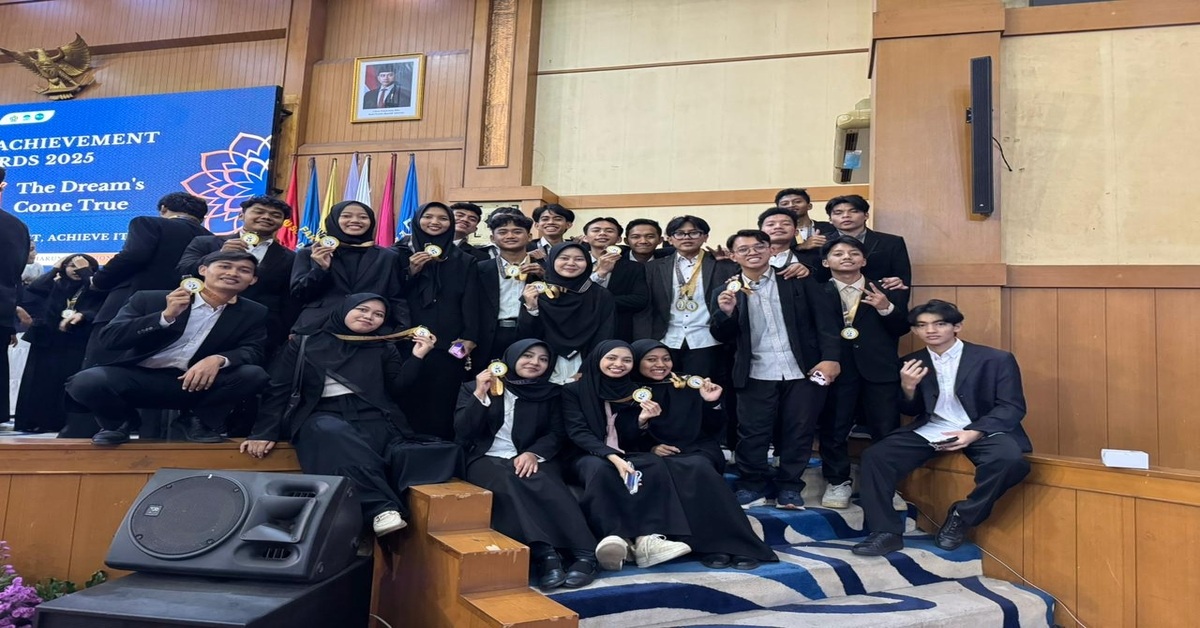 41 Mahasiswa FDI Raih Berbagai Penghargaan dalam Student Achievement Award 2025