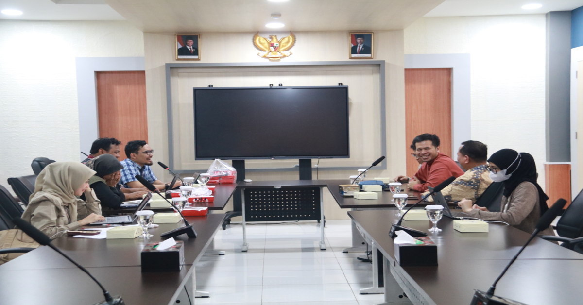 Pastikan Transparansi Bantuan, FDI Terima Tim Auditor Pengadaan Alat Podcast dari BPKH dan NU Care-LAZISNU