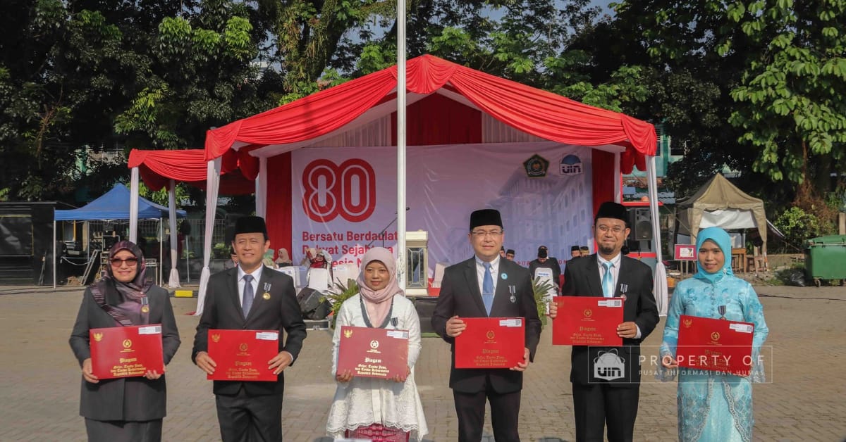 Satyalencana Karya Satya Awarding to Devoted UIN Jakarta's Educators and Employees