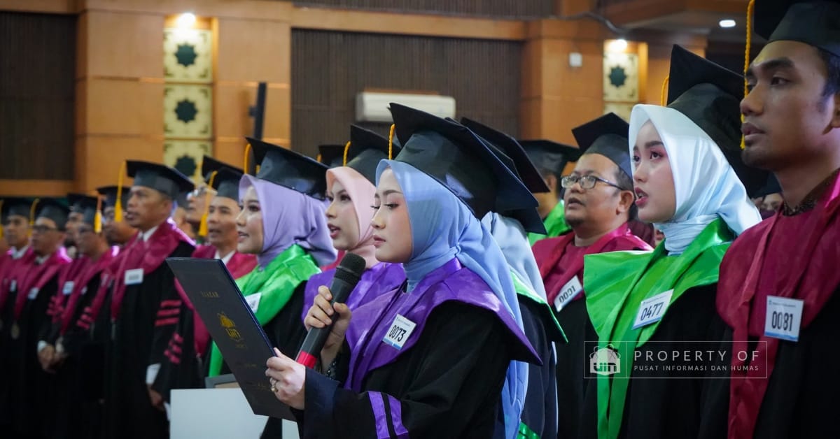 Wisudawan UIN Jakarta Suarakan Era Anti Korupsi dalam Wisuda Akbar ke-137