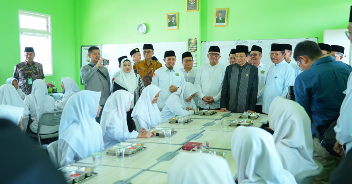 Buka Hari Santri 2025, Menag Ungkap Rencana Eselon I Khusus Urus Pesantren