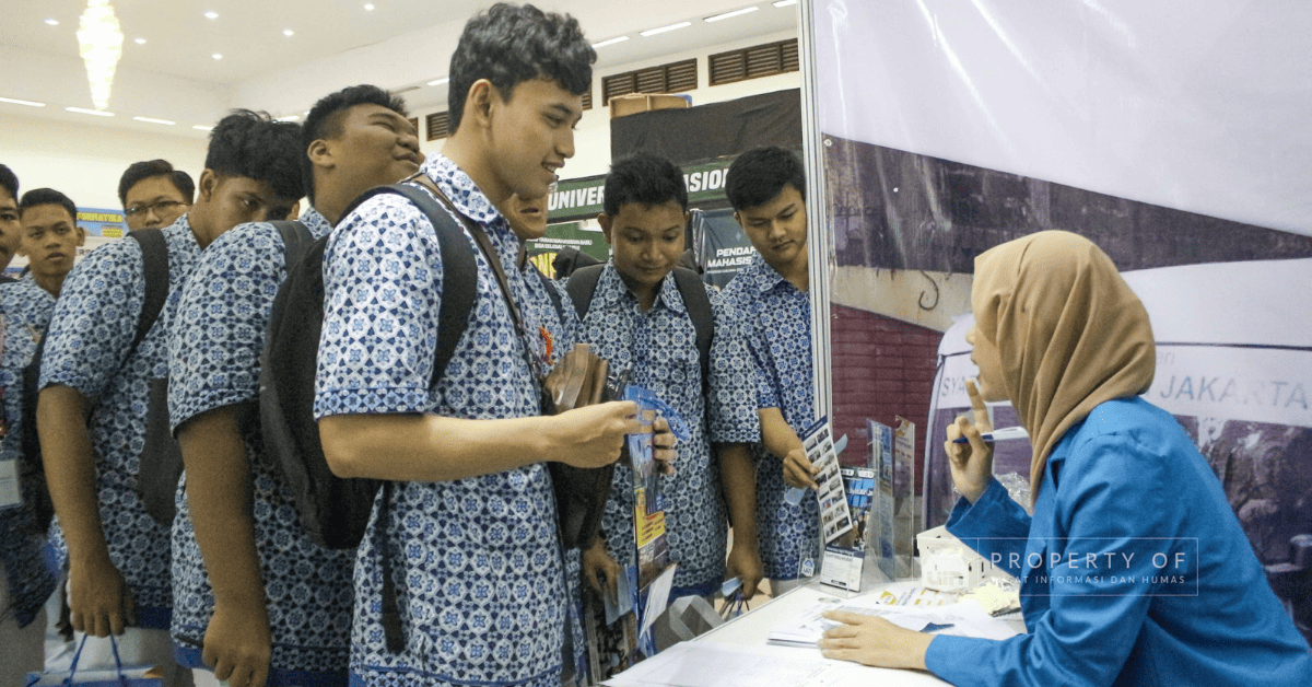 800 Siswa SMA dan MAN se-Jakarta Kunjungi Booth UIN Jakarta di Pameran Pendidikan Tinggi Jakarta Campus Expo Asrama Haji