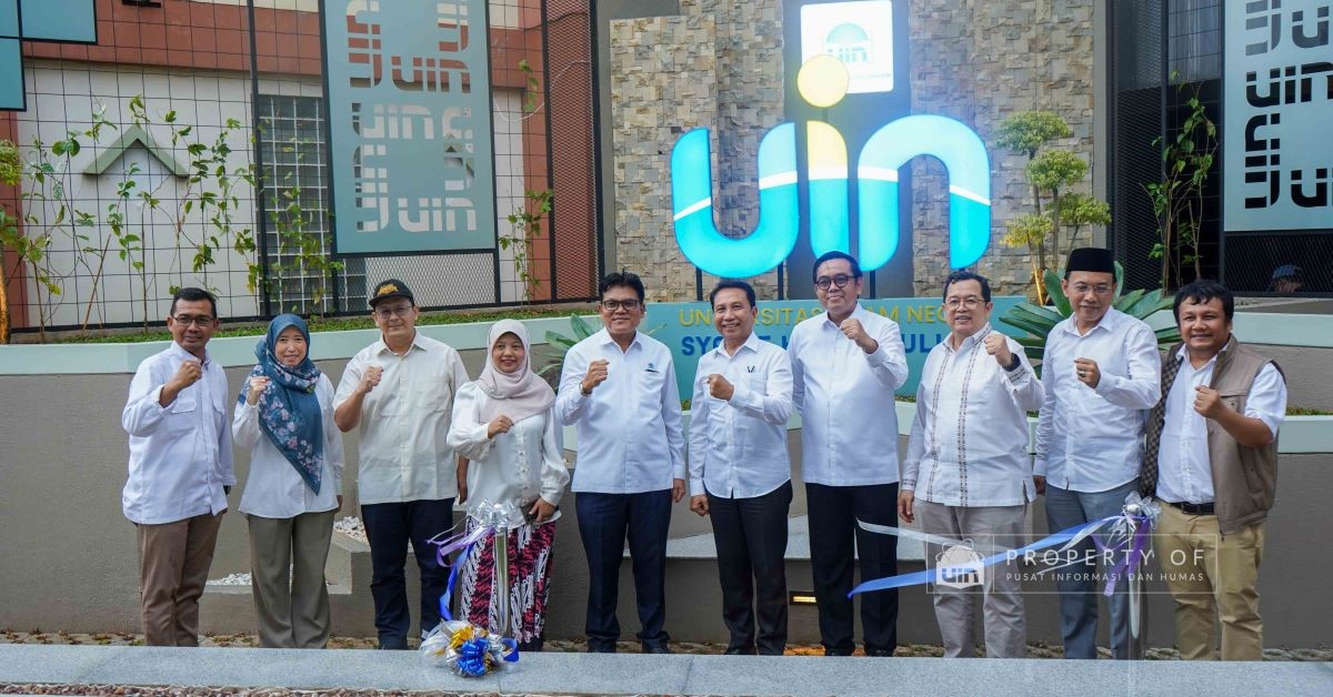 ‏تُدشِّنُ جامعةُ الدولةِ الإسلاميةِ (UIN) جاكرتا ثلاثةَ حدائقَ جديدةٍ لتكونَ فضاءاتٍ عامةً تعليميةً.