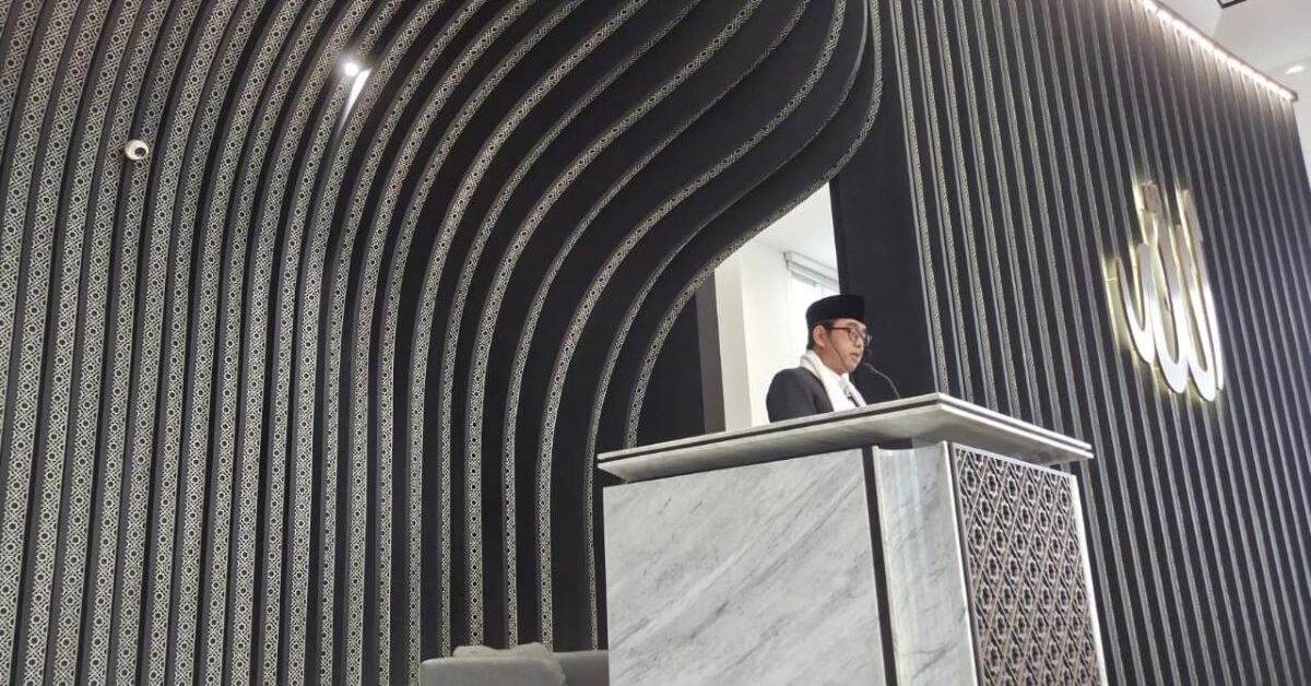 Dari Ramadan Menuju Ketakwaan Berkelanjutan: Pesan Khotbah Prof. Ahmad Tholabi di Idulfitri