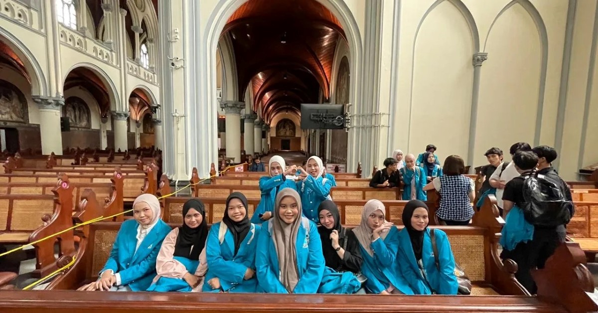 Menyusuri Jejak Toleransi: Mahasiswa SPI UIN Jakarta Belajar Harmoni di Katedral dan Istiqlal