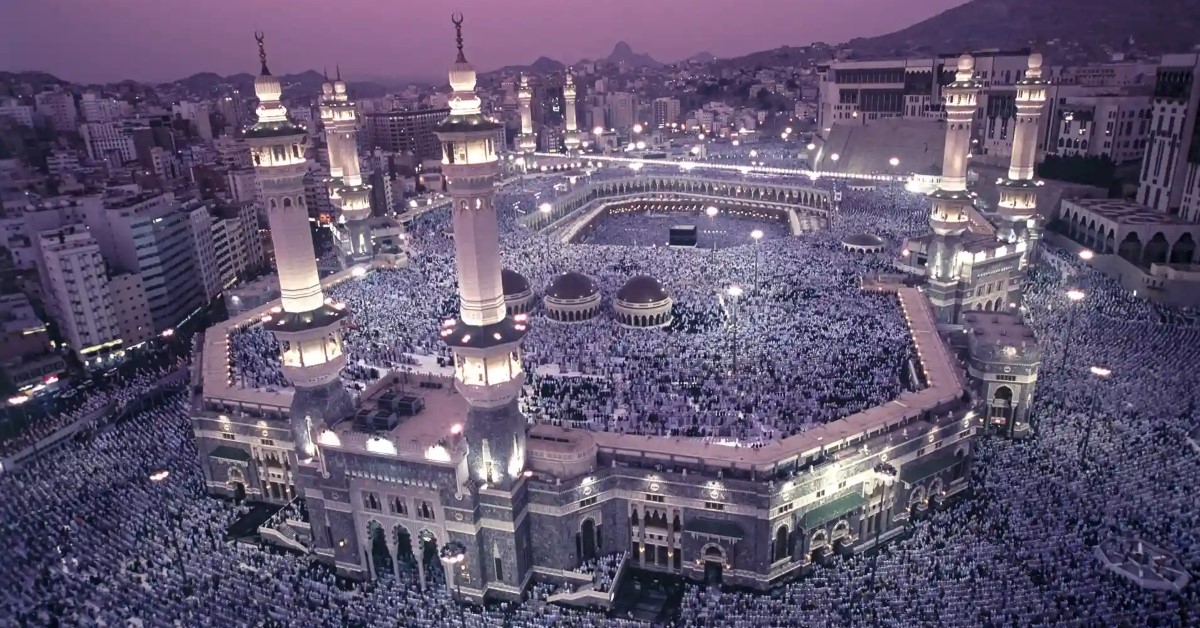 النظام البيئي لاقتصاد الحج: الحلقة المفقودة نحو الريادة الإندونيسية كمركز عالمي للحلال