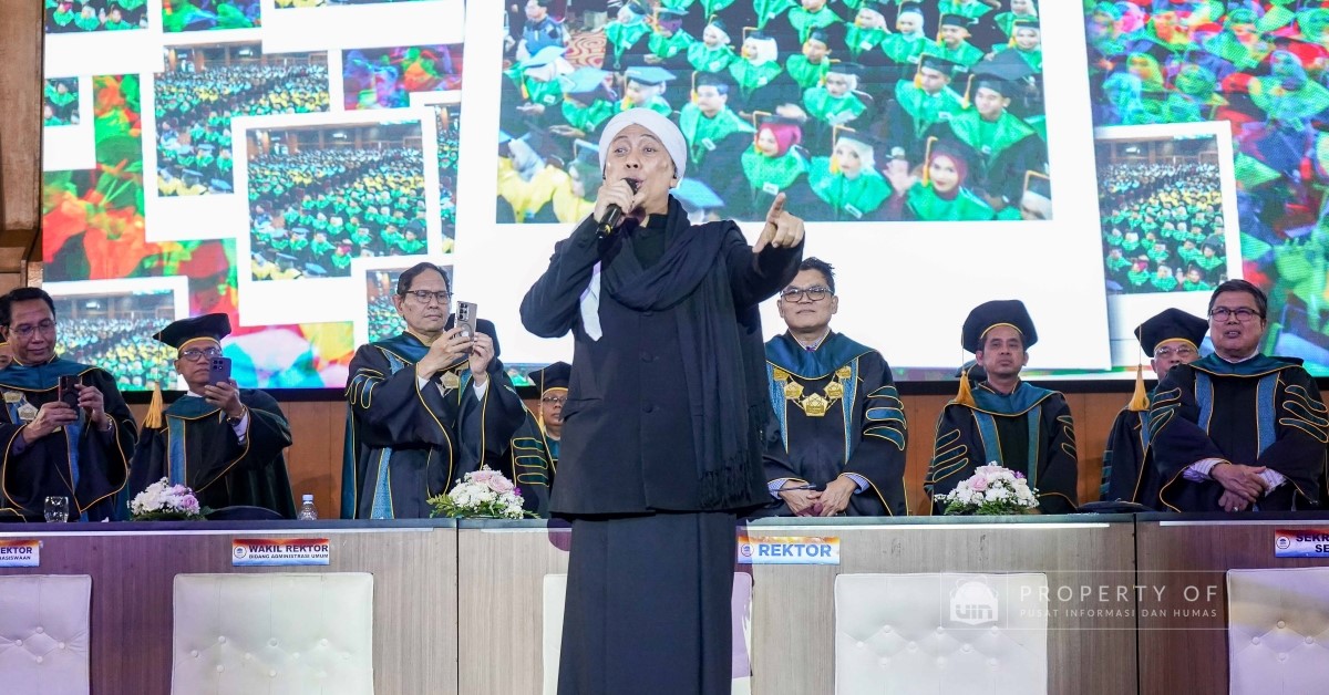 Hadiri Wisuda Puteri Kesayangan, Musisi Opick Sumbang Suara Emasnya di Wisuda ke-140 UIN Jakarta