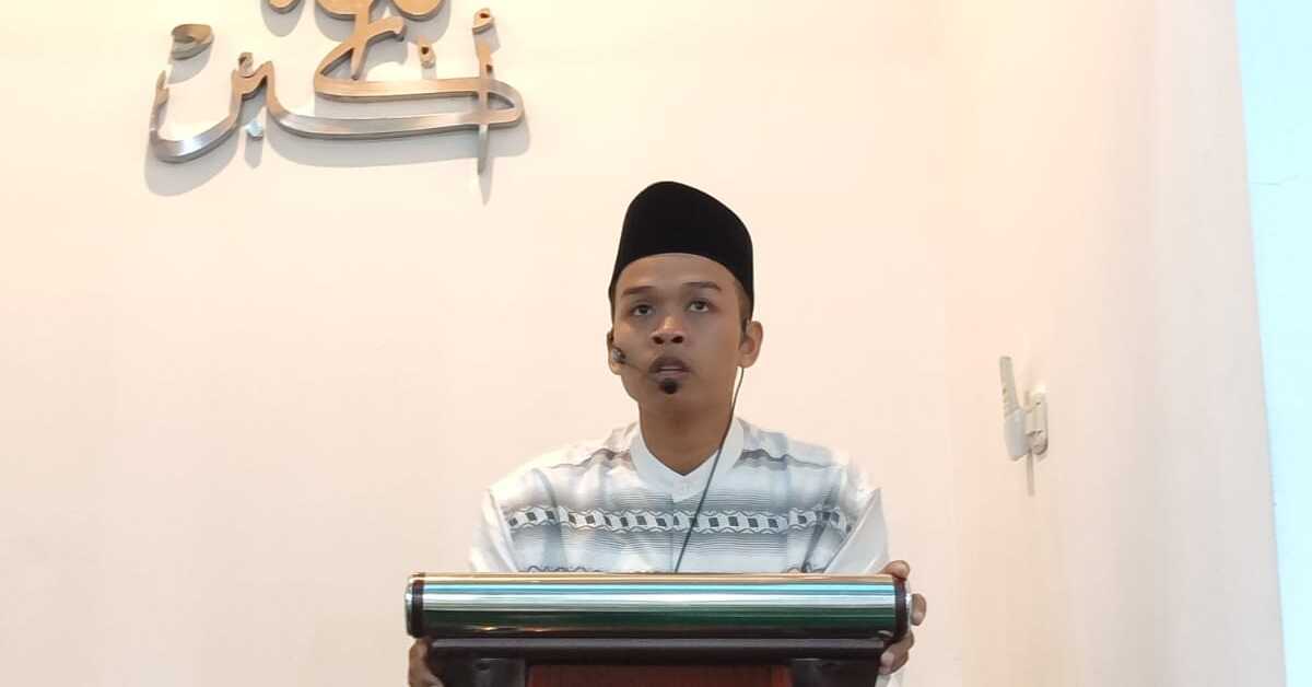 #CeritaMahasiswa Merawat Makna Ikhlas Lewat Kata: Perjalanan Sambu Menulis Buku Pertamanya 