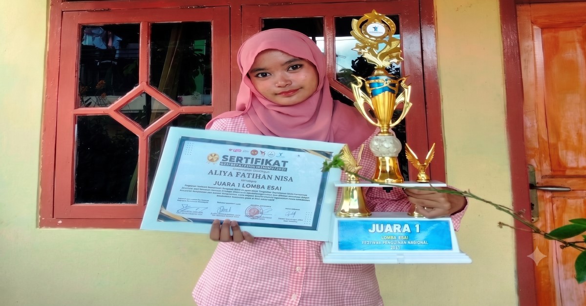 #CeritaMahasiswa Mahasiswi FEB UIN Jakarta Raih Juara I Lomba Esai Nasional Fesdiknas 2026