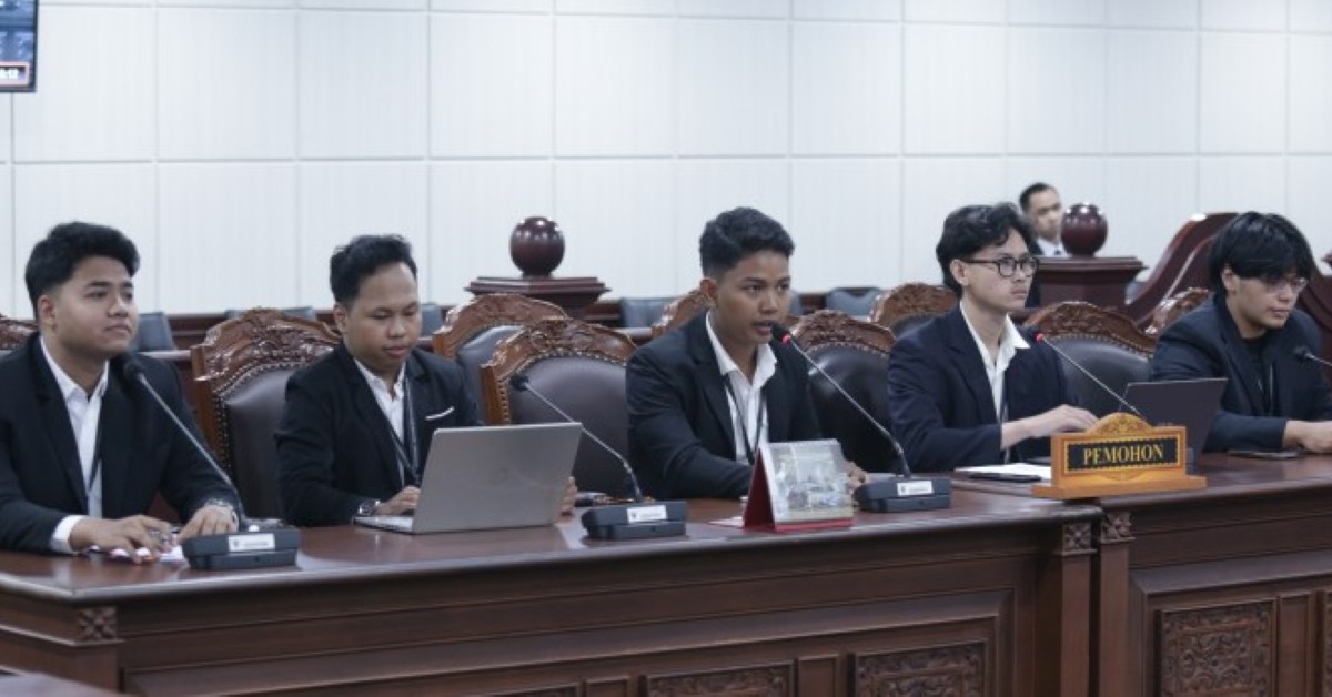 Lima Mahasiswa FSH UIN Jakarta Sempurnakan Permohonan Uji Formil UU Polri di MK