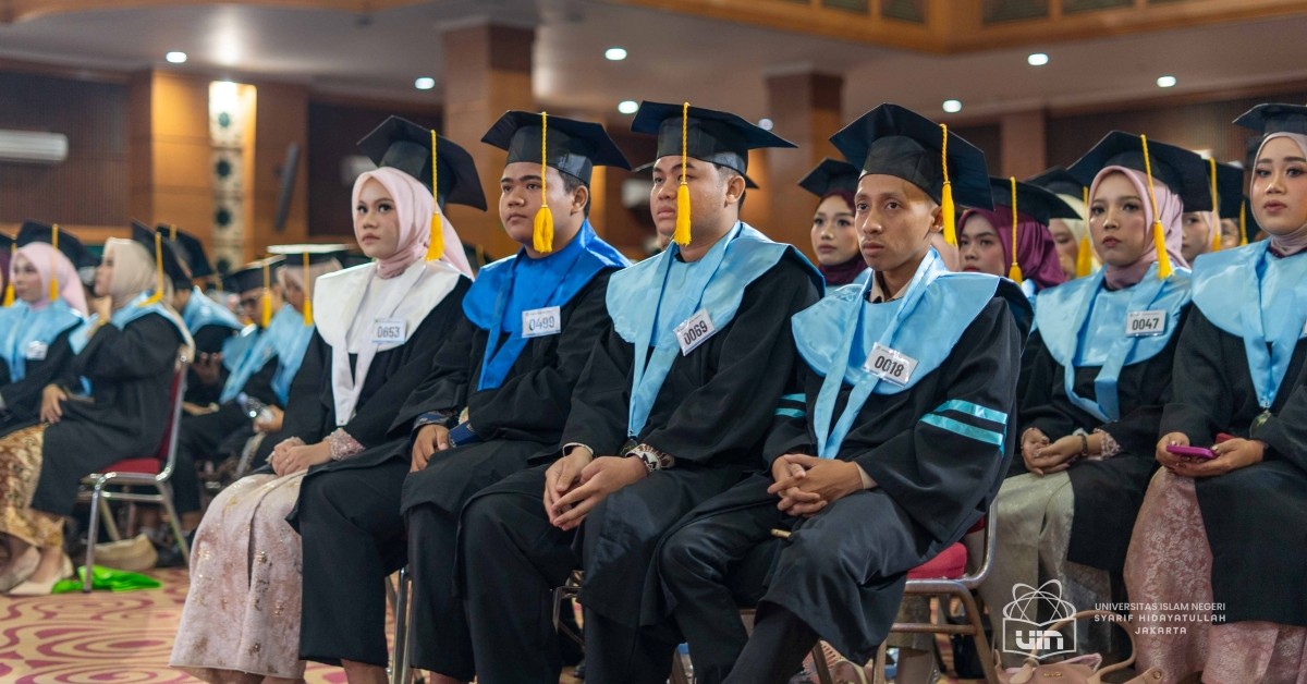 Wisuda ke-141 Hari Kedua: Empat Wisudawan Terbaik UIN Jakarta Raih Predikat Cum Laude