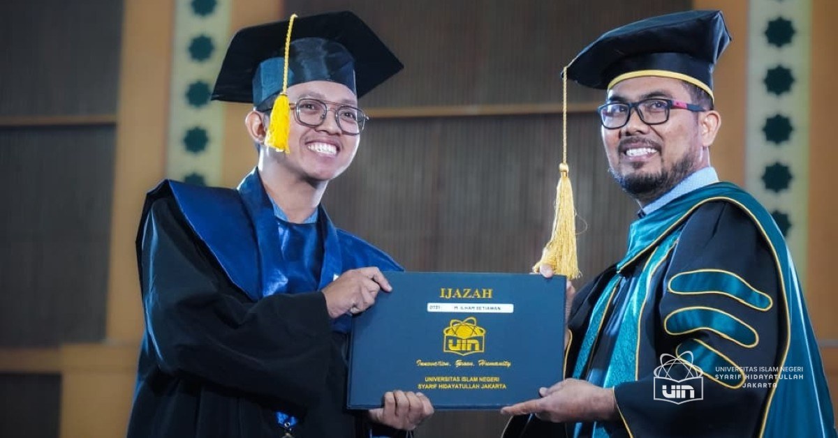 Komitmen Delapan Semester: Merantau, Mondok, hingga Menemukan Jalan Berprestasi