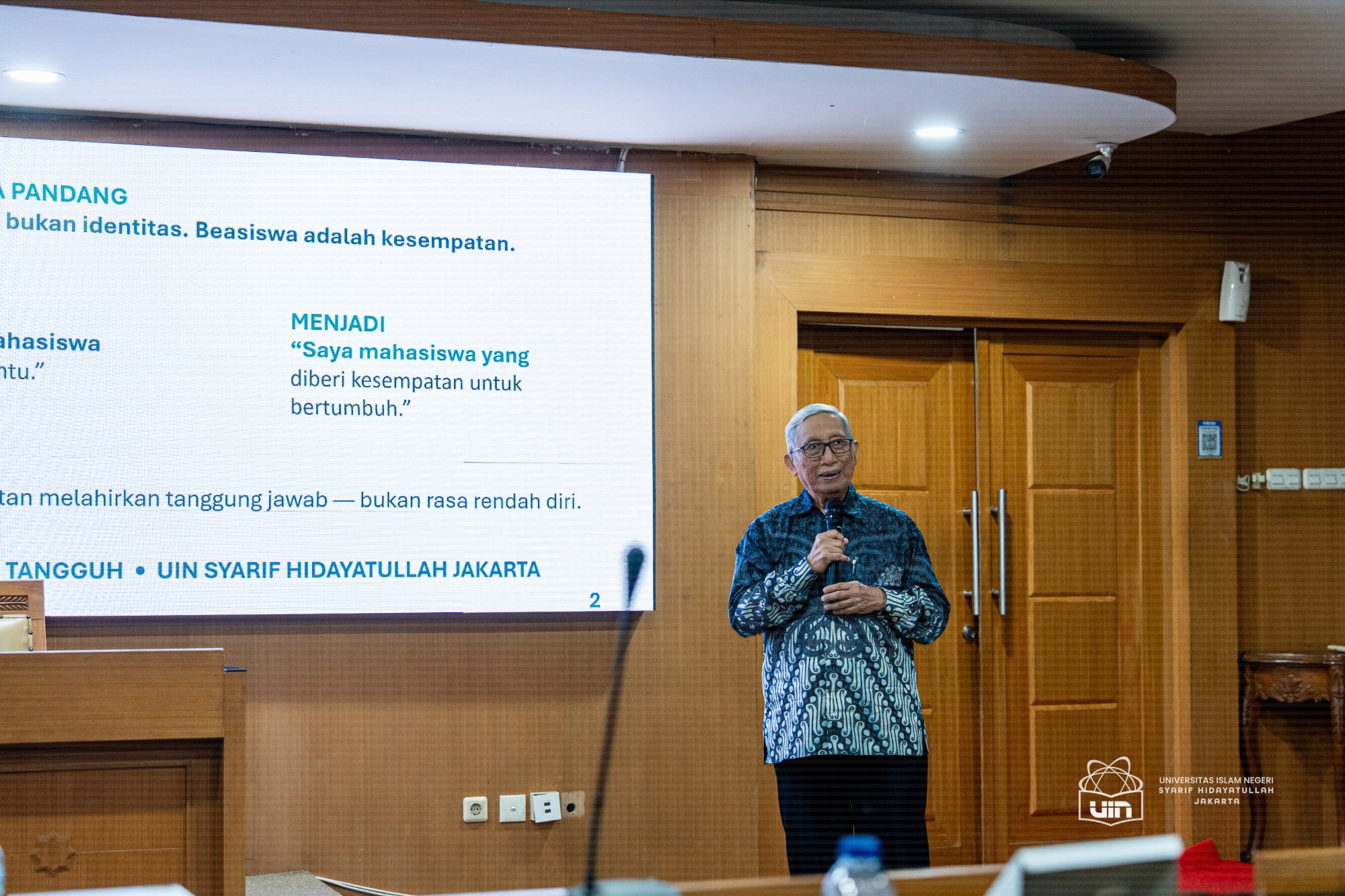 Dokumentasi Penyerahan Beasiswa STF UIN Jakarta Semester Ganjil Tahun Akademik 2026 2