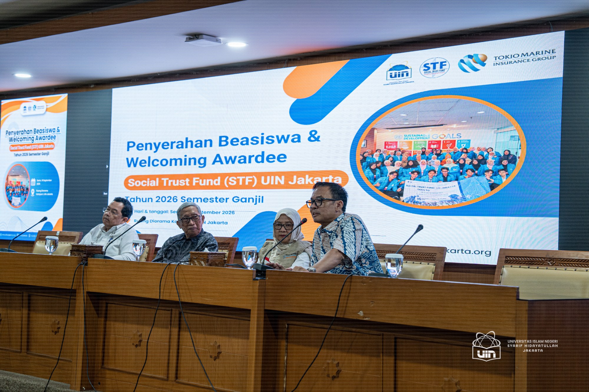 Dokumentasi Penyerahan Beasiswa STF UIN Jakarta Semester Ganjil Tahun Akademik 2026 3