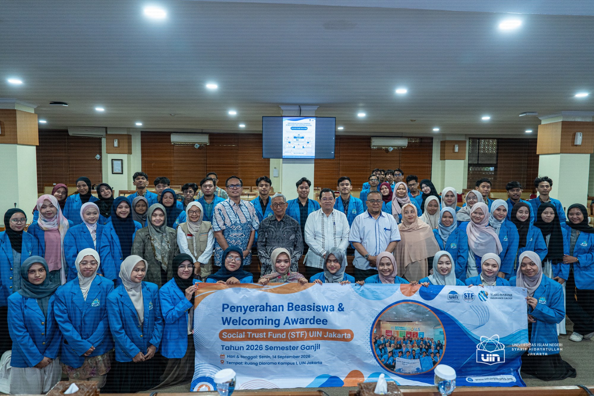 Dokumentasi Penyerahan Beasiswa STF UIN Jakarta Semester Ganjil Tahun Akademik 2026 4