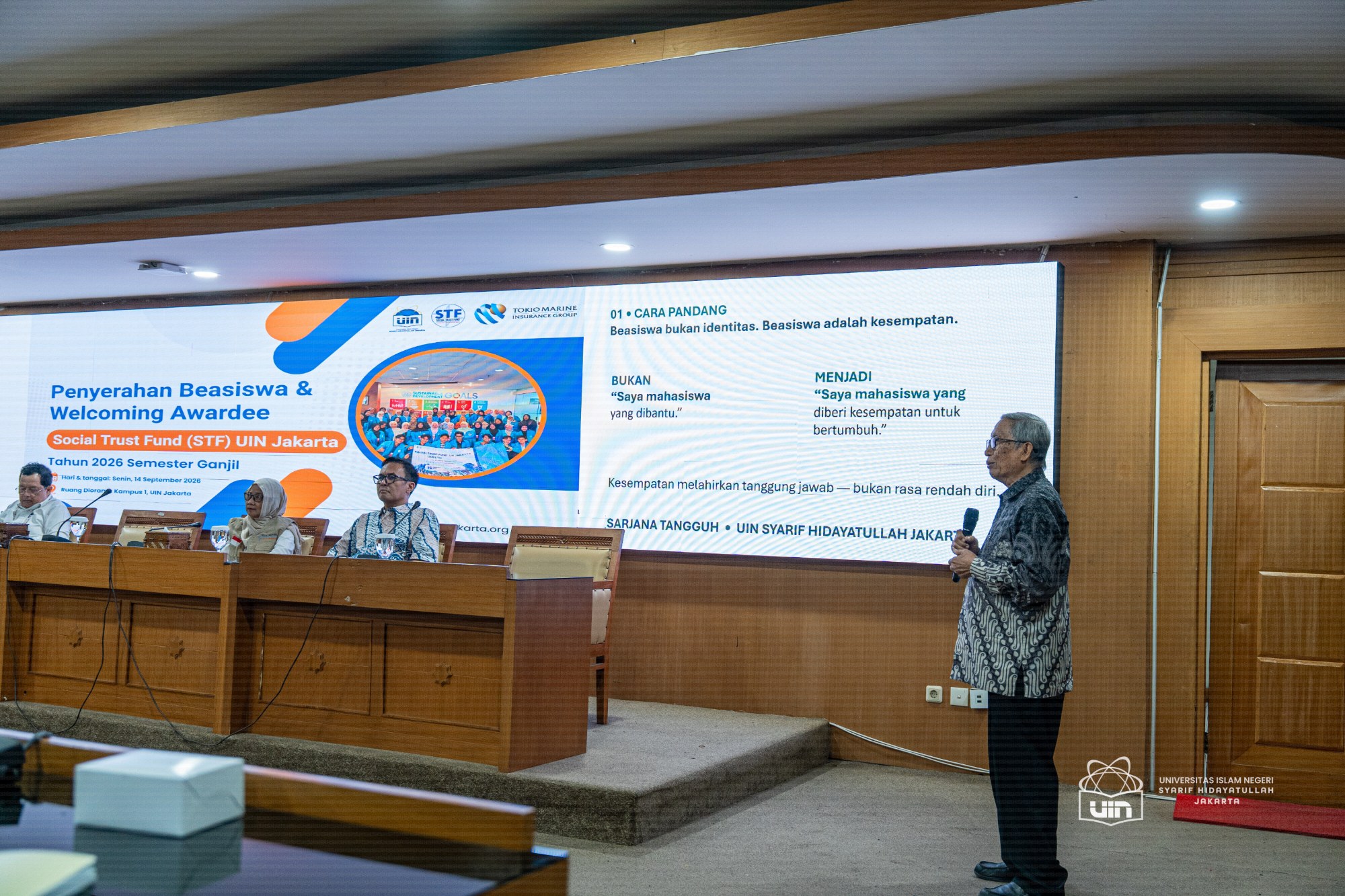 Dokumentasi Penyerahan Beasiswa STF UIN Jakarta Semester Ganjil Tahun Akademik 2026 7