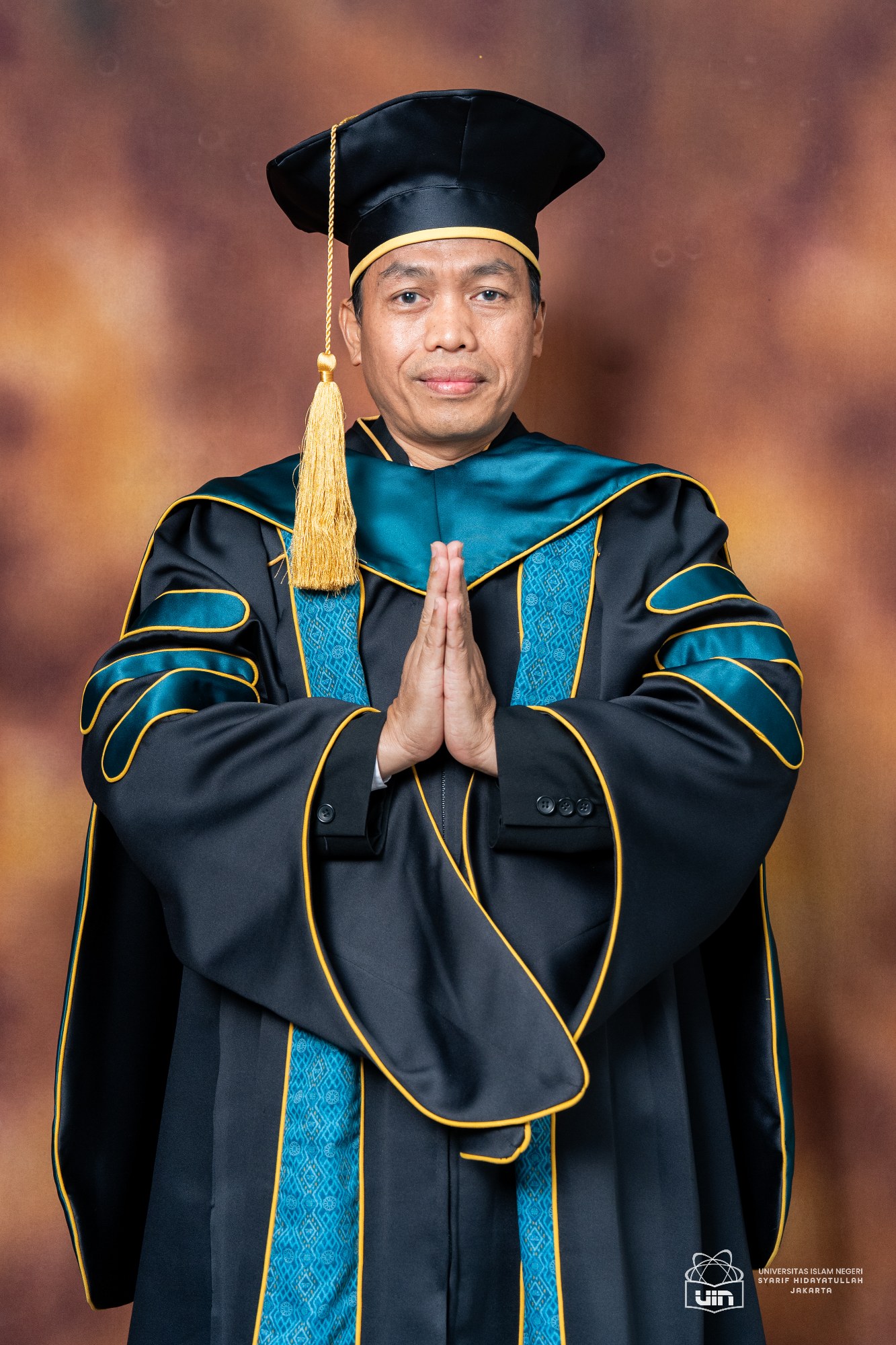 Prof. Dr. Ahmad Bakir Ihsan, M.Si. 10