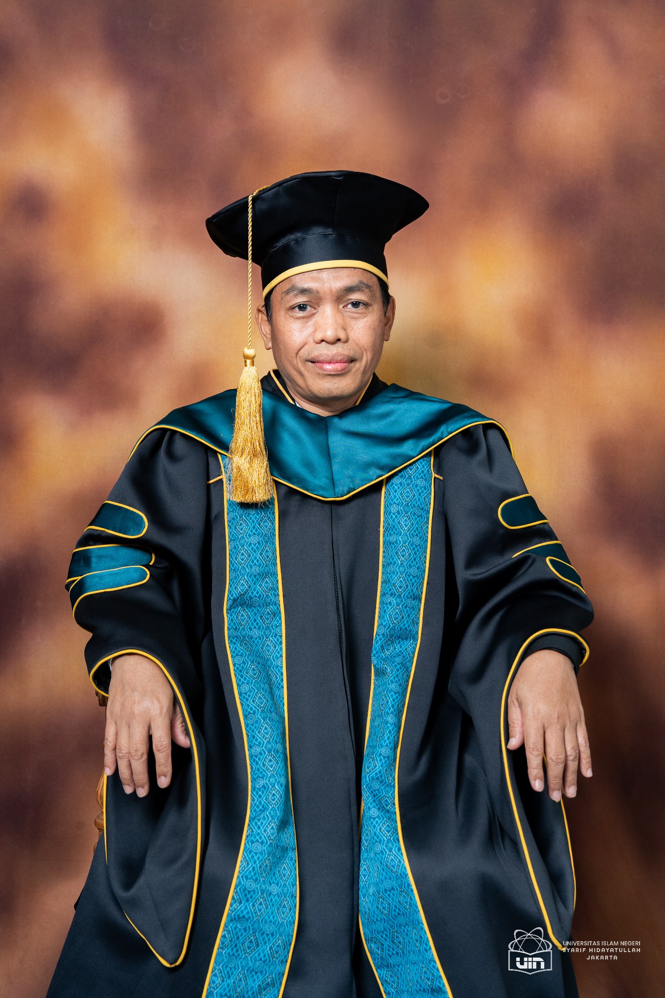 Prof. Dr. Ahmad Bakir Ihsan, M.Si. 11