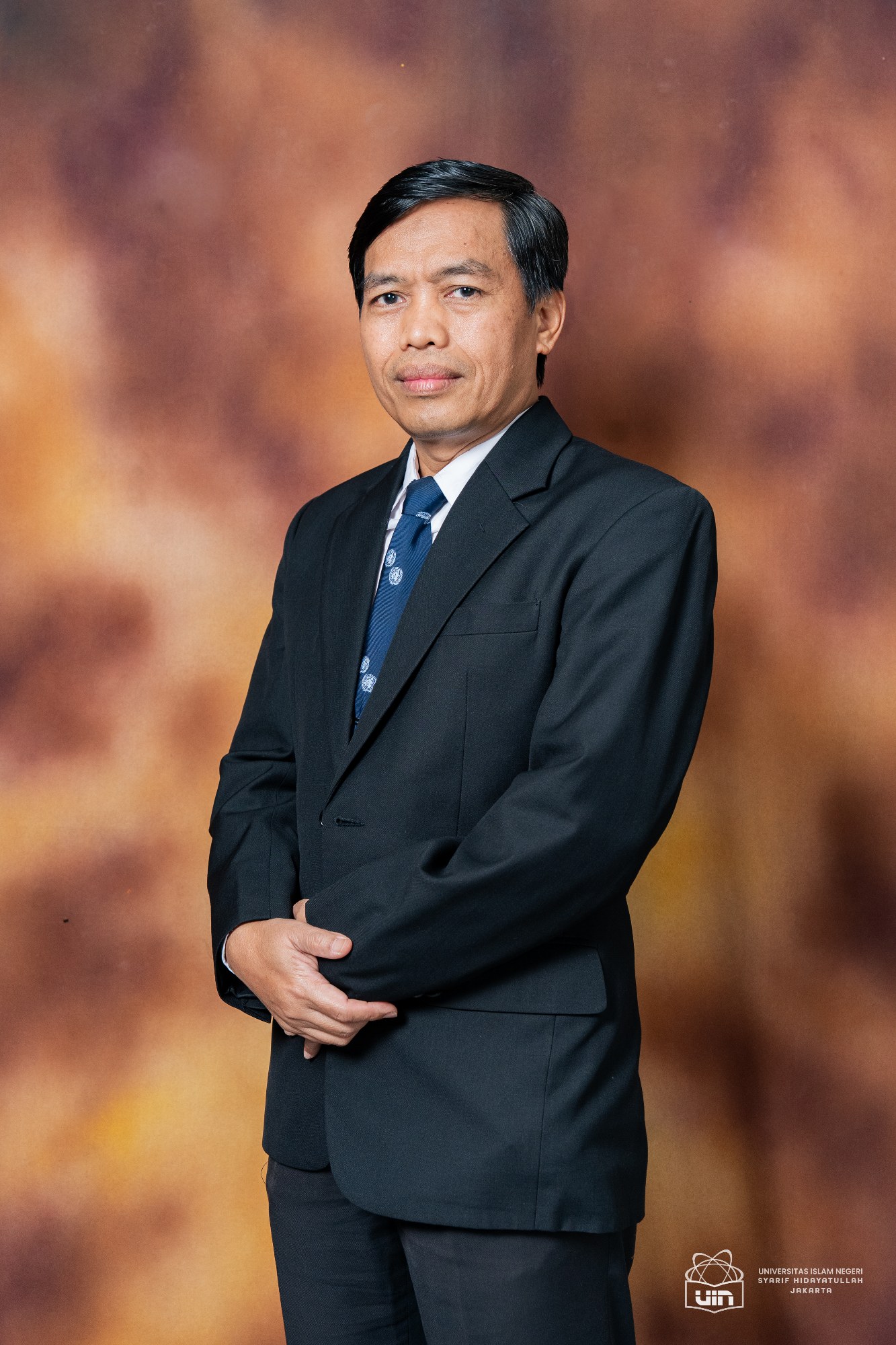 Prof. Dr. Ahmad Bakir Ihsan, M.Si. 14