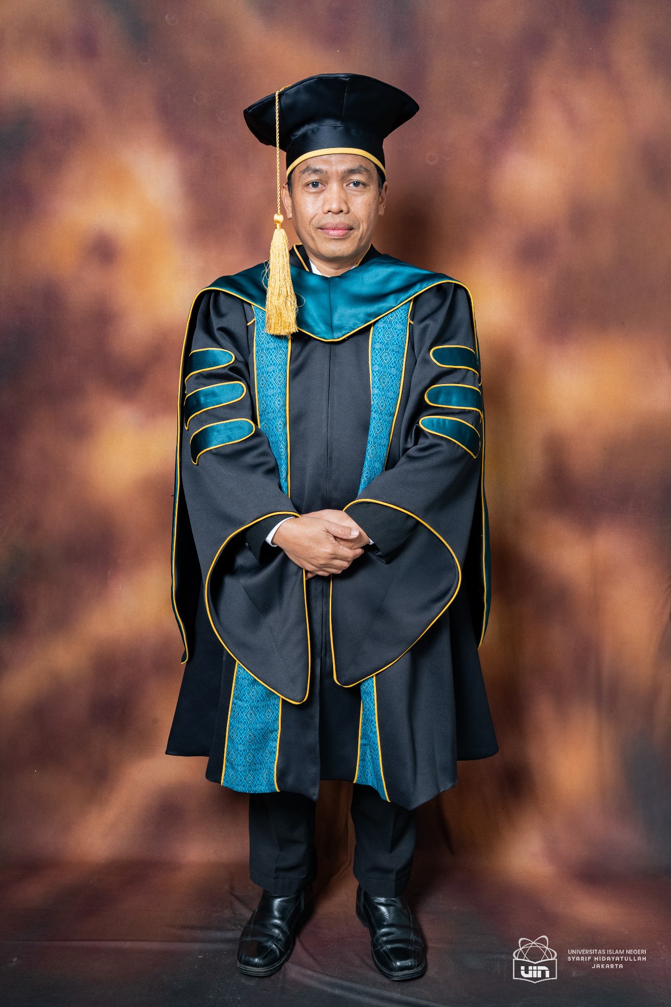 Prof. Dr. Ahmad Bakir Ihsan, M.Si. 3