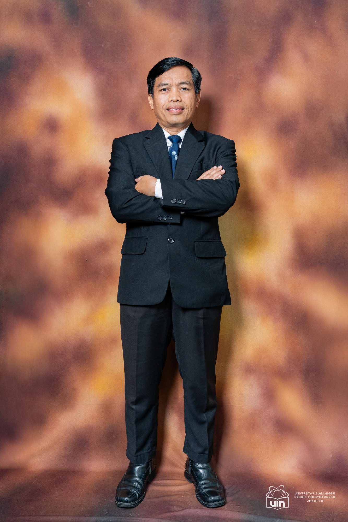 Prof. Dr. Ahmad Bakir Ihsan, M.Si. 6