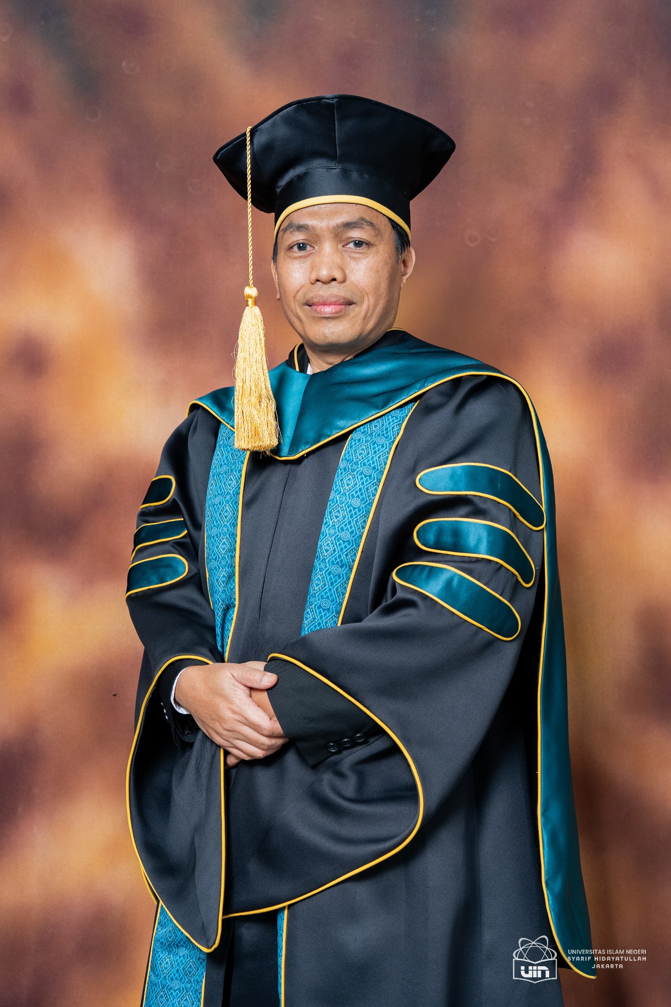 Prof. Dr. Ahmad Bakir Ihsan, M.Si. 7