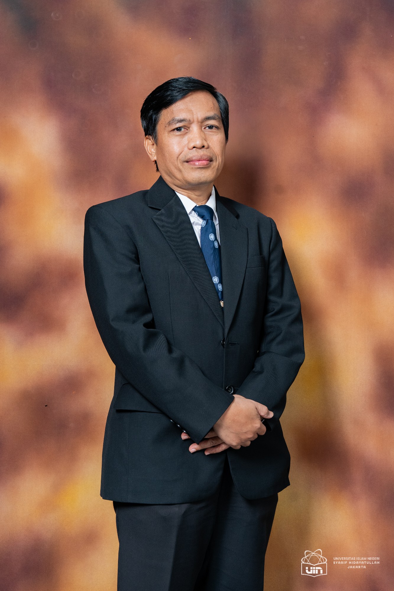 Prof. Dr. Ahmad Bakir Ihsan, M.Si. 8