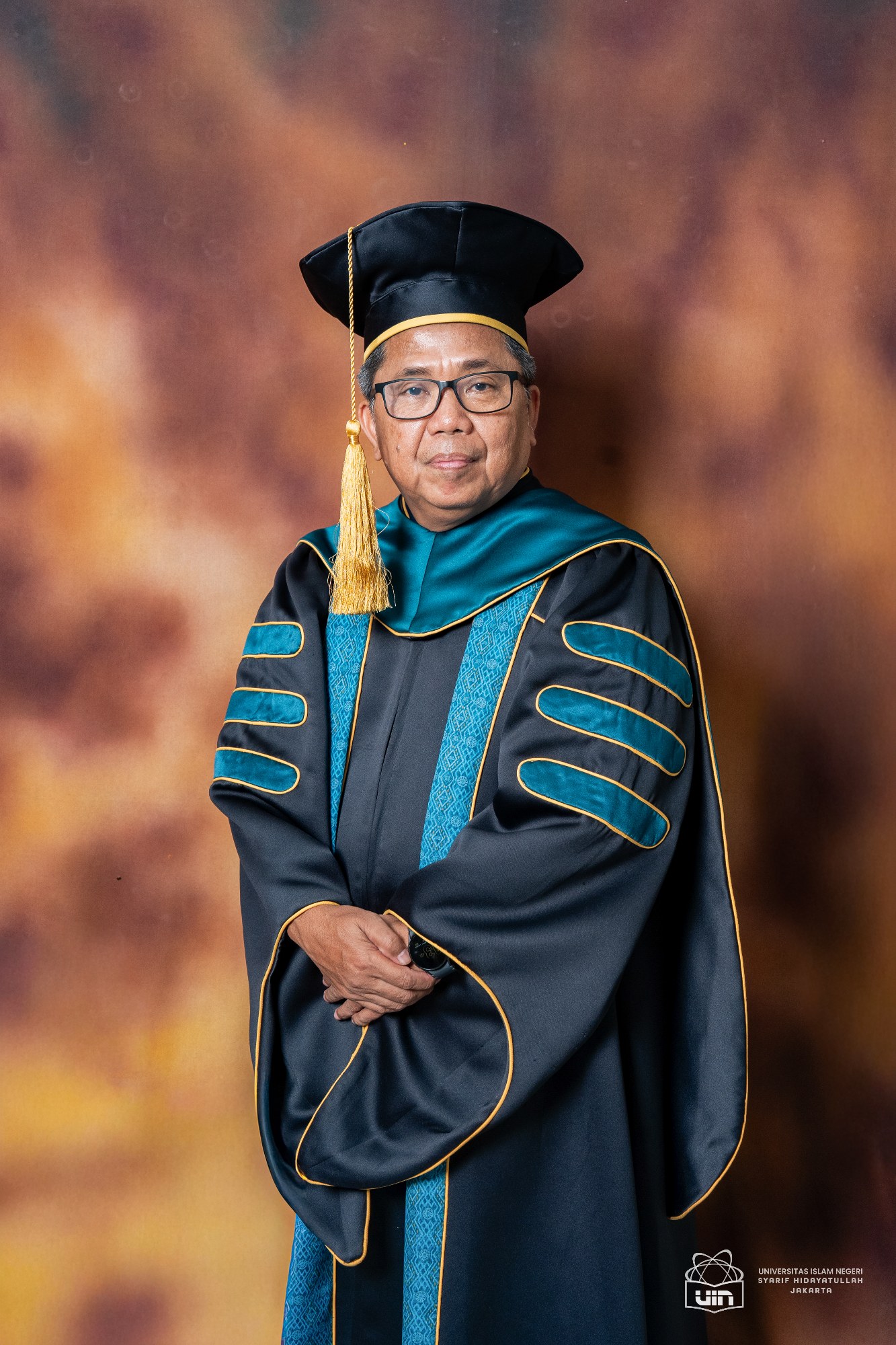 Prof. Dr. Idris Thaha, M.Si. - Foto 1