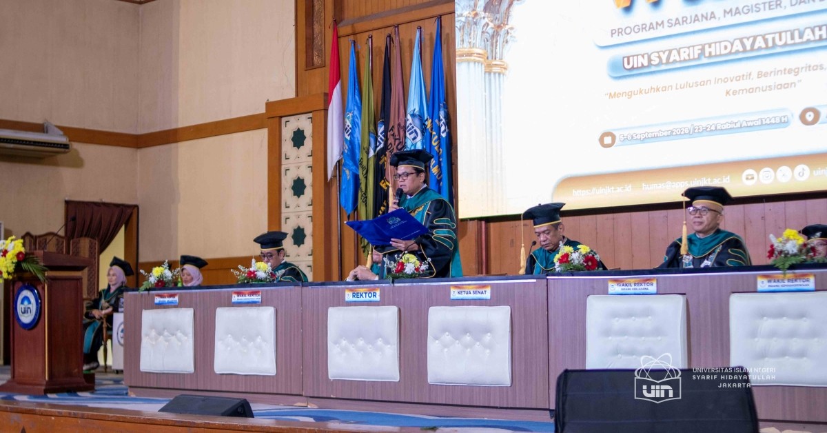 Lantik Wisudawan Edisi Wisuda ke-141, Rektor Sampaikan Tiga Pesan