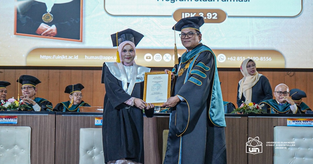 Unggul di Akademik dan Organisasi: Nurul Hidayah Berhasil Jadi Wisudawati Terbaik FIKES UIN Jakarta