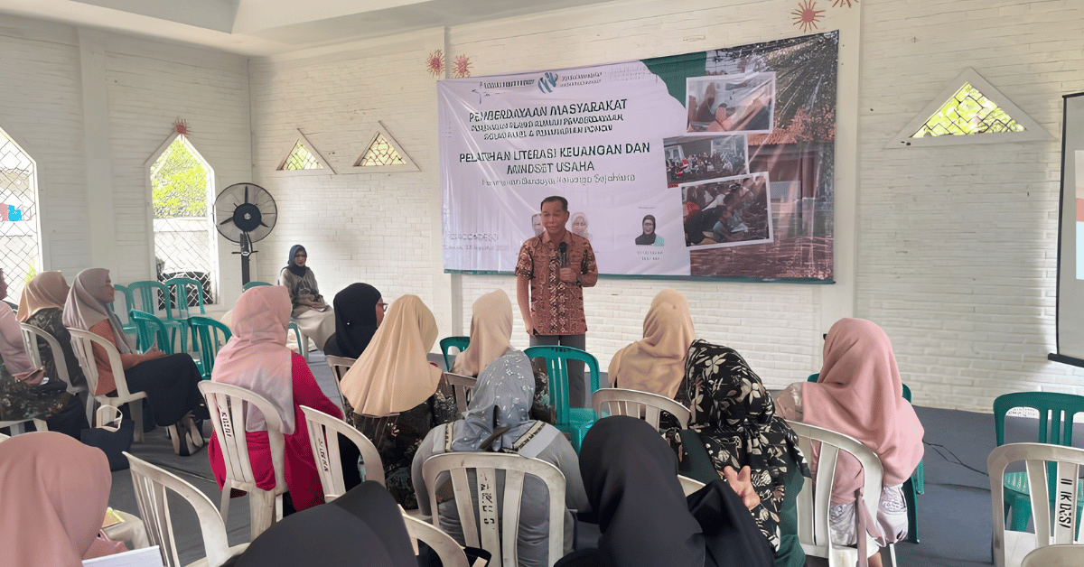 Dokumentasi Kegiatan Green Village Program Solar Panel Installation, Tree Planting, and Waste- Based Scholarships for Academic Achievement