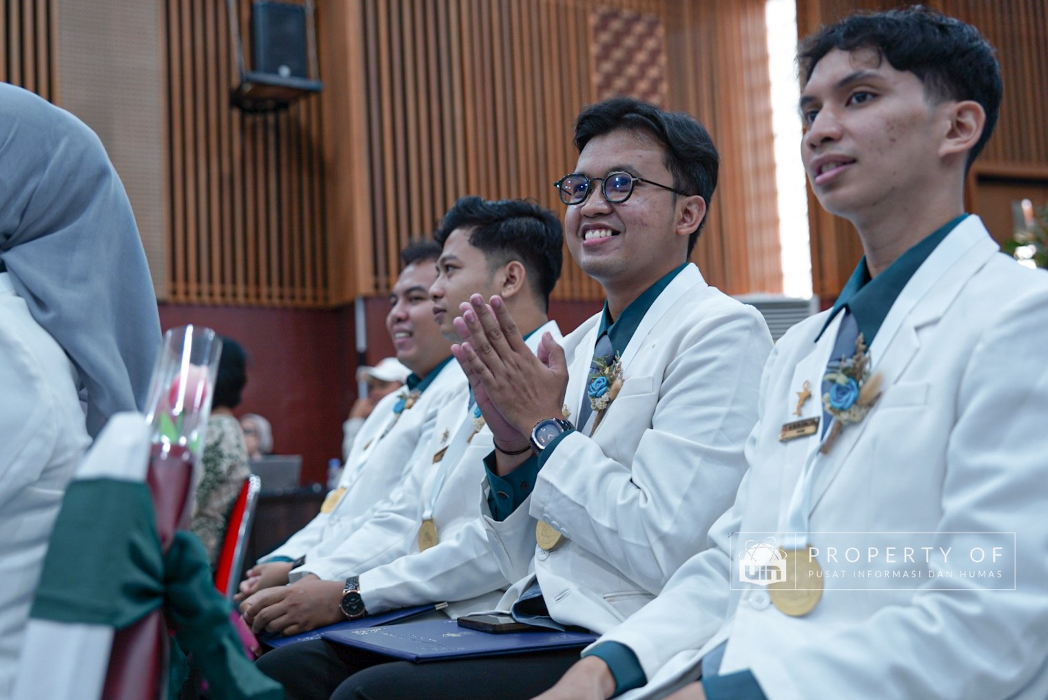 Sumpah Apoteker XVII UIN Jakarta - Foto 1