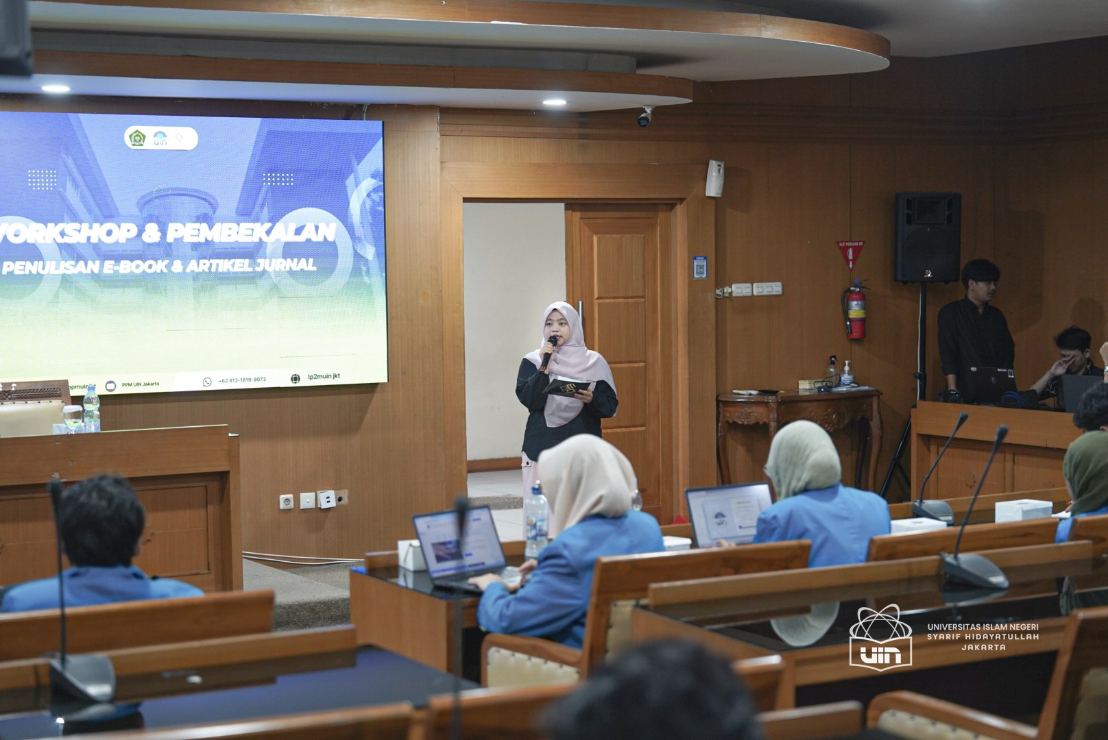 Dokumentasi Dokumentasi Workshop dan Pembekalan Penulisan E-Book dan Artikel Jurnal Foto 3