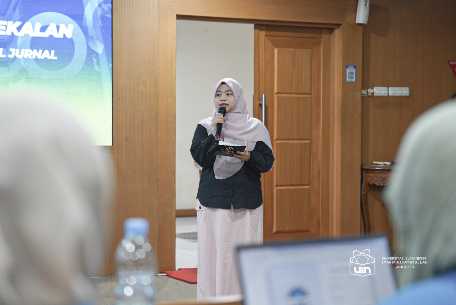 Dokumentasi Dokumentasi Workshop dan Pembekalan Penulisan E-Book dan Artikel Jurnal Foto 4